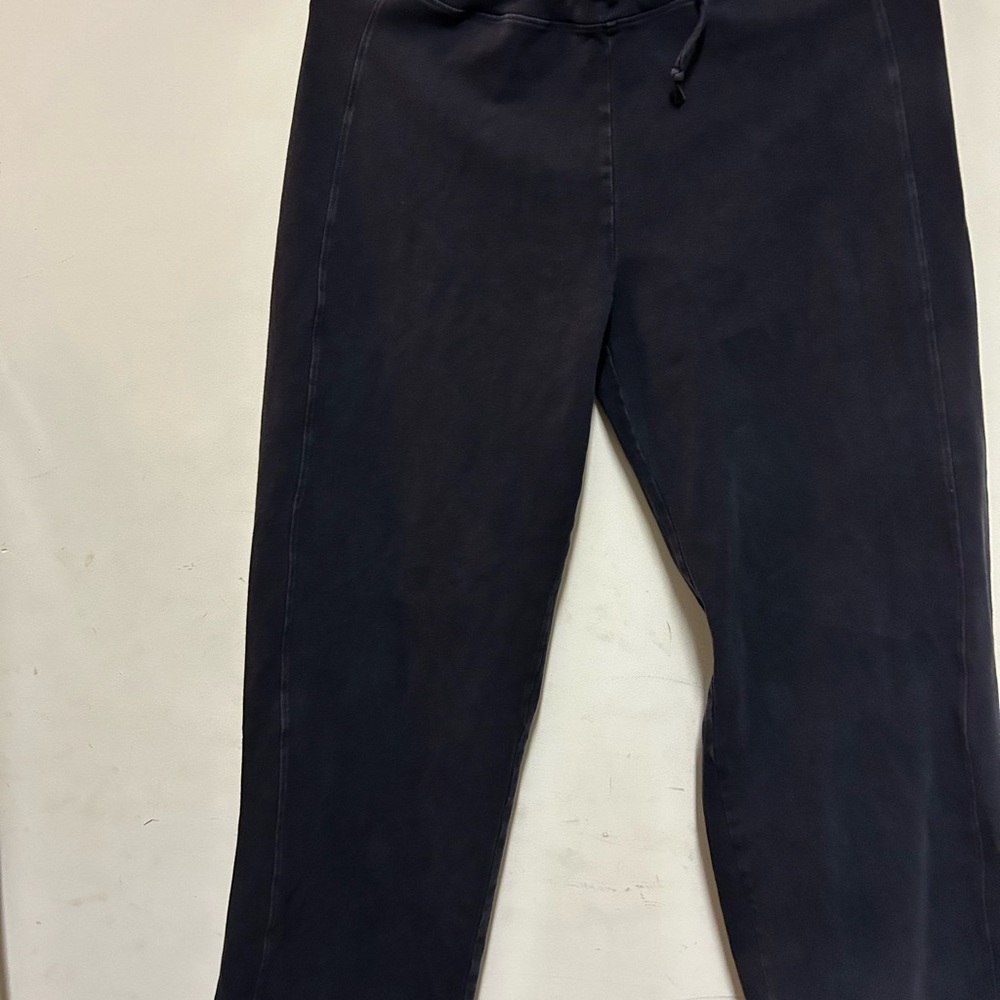 Lucy medium short black lounge pants